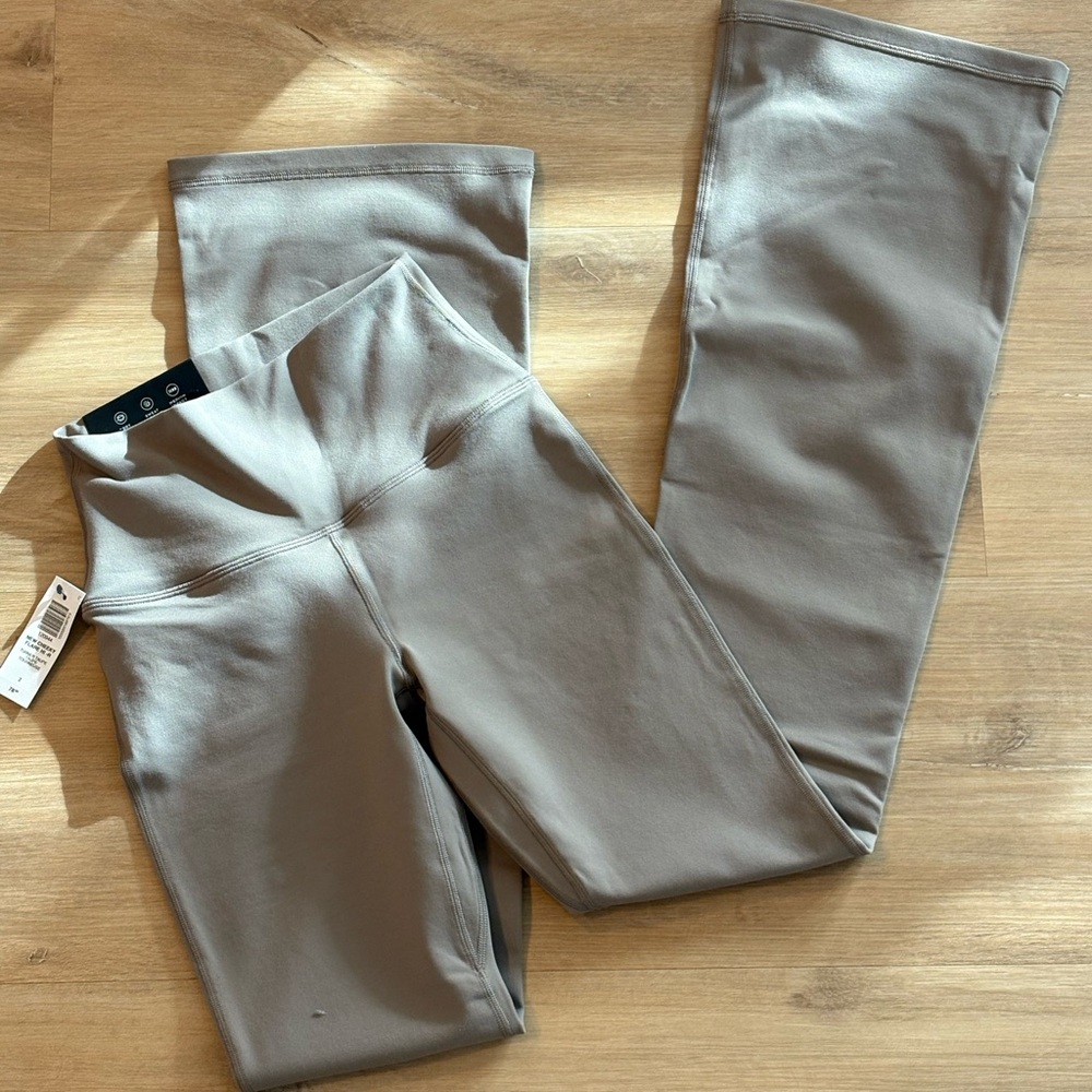 Aritzia Hi-Rise Cheeky Flare